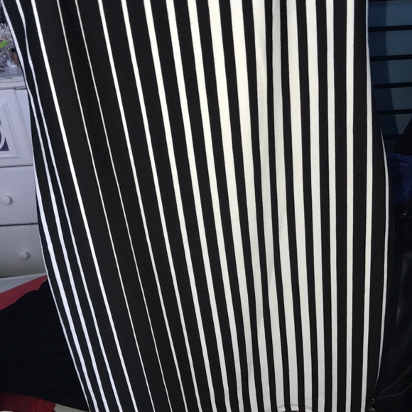 Black and white dress - Picture 2 of 3